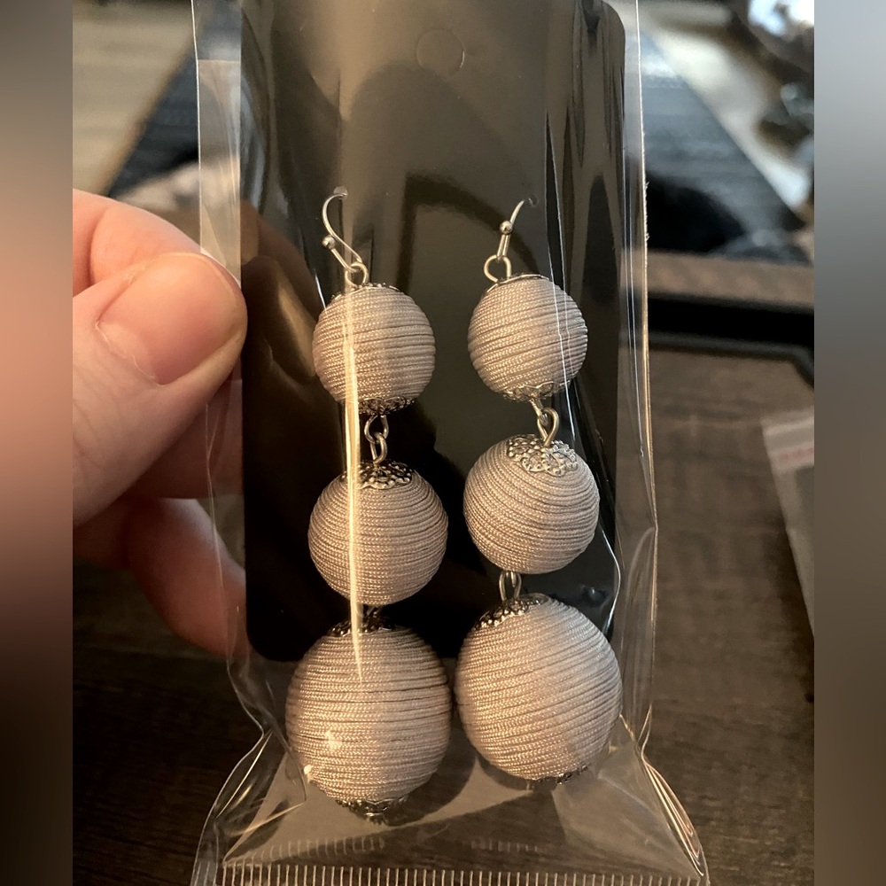 Express Grey/Silver Trio Ball Earrings - Picture 1 of 2